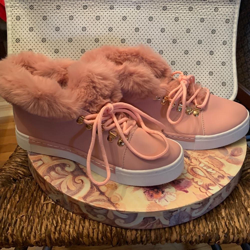 Soft fur sneakers